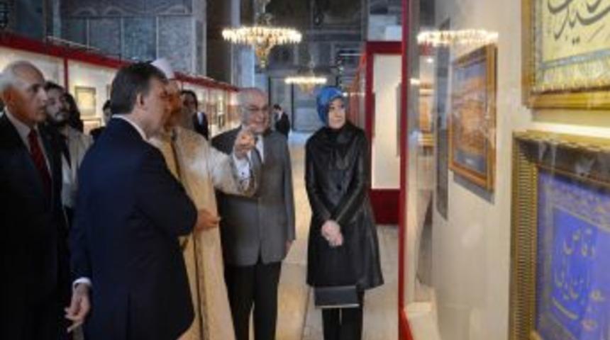 Cumhurbaşkanı G&uuml;l, H&uuml;sn-i Hat Sergisini Gezdi