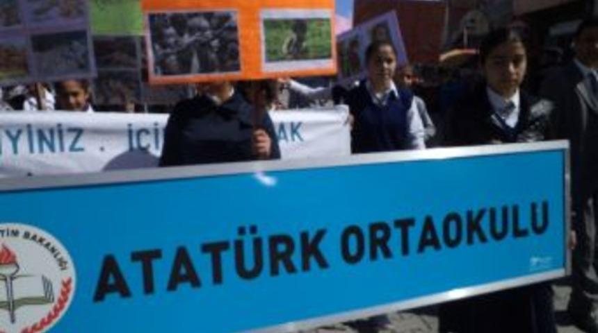 &Ouml;ğrenciler Ekmek İsrafını &Ouml;nlemek İ&ccedil;in Y&uuml;r&uuml;d&uuml;