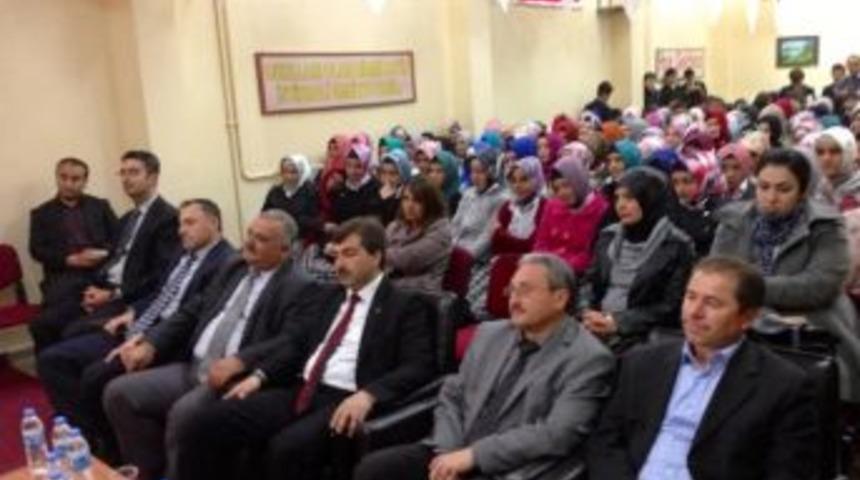 Sungurlu&rsquo;da &Ouml;ğrencilere Kutlu Doğum Konferansı