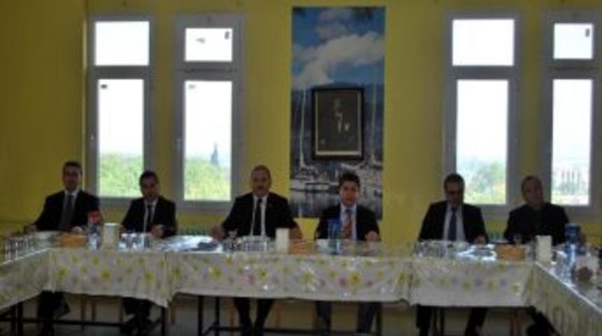 Salihli Cumhuriyet Başsavcısı Kutanoğlu Ve Savcılar, Gazetecilerle Bir Araya Geldi