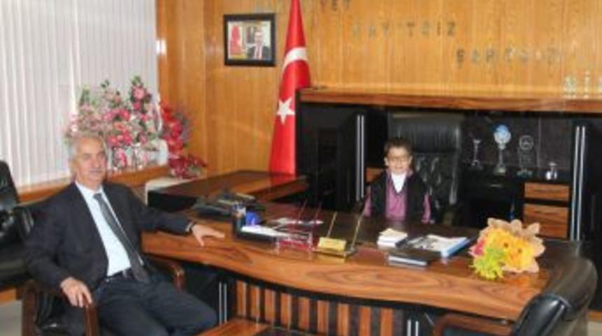 Akdağmadeni&rsquo;nde &Ouml;ğrenciler Makamları Devraldı