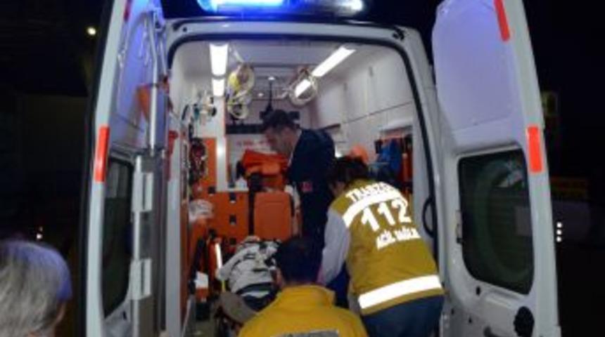 Vakfıkebir&rsquo; De Trafik Kazası: 3 Yaralı