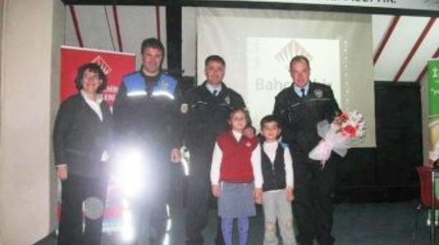 Kolej &Ouml;ğrencileri Polislerle Buluştu