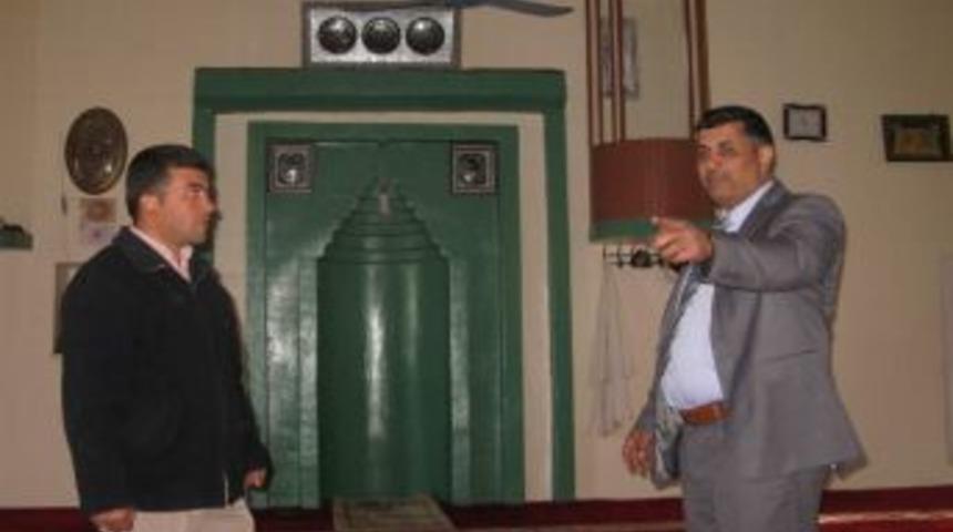 Araban M&uuml;ft&uuml;s&uuml; Sevin&ccedil;, Sarıkaya Camii&rsquo;nde İncelemede Bulundu