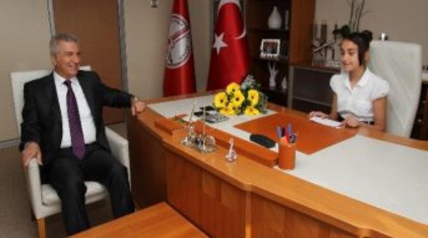 Karşıyaka Belediye Başkanı K&uuml;&ccedil;&uuml;k Damla Oldu