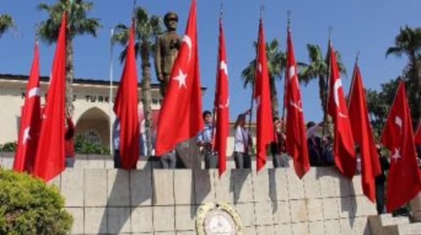 Mersin&rsquo;de 23 Nisan Coşkuyla Kutlanıyor