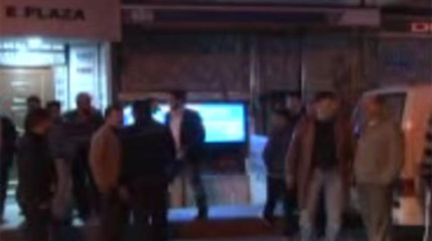 Arkadaşa y&uuml;ksek hesap dayağı