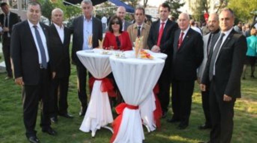 Ata&rsquo;nın Bayramına &lsquo;d&uuml;nyanın&rsquo; &Ouml;vg&uuml;s&uuml;