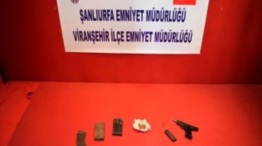 Viranşehir'de Ruhsatsız Silah Ve Esrar Ele Ge&ccedil;irildi