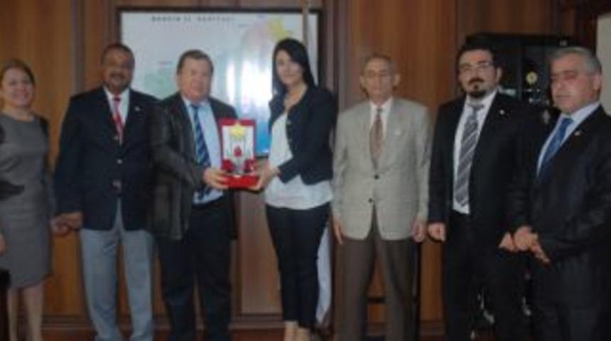 Kızılay'dan MESKİ&rsquo;ye Plaket