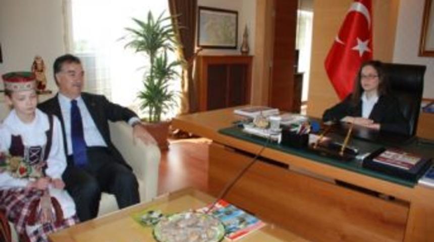 Minik Vali&rsquo;den eğitim ve g&uuml;venlik talimatı