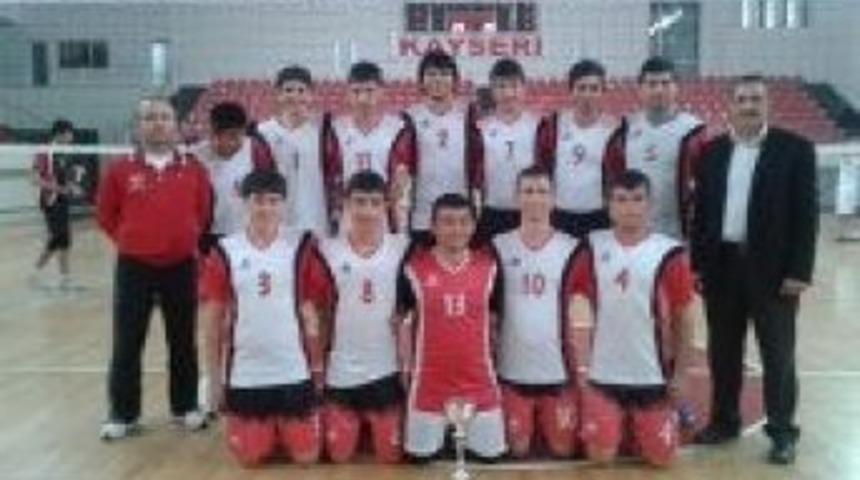 Gen&ccedil; Erkek Voleybol Takımı T&uuml;rkiye Yarı Finallerinde