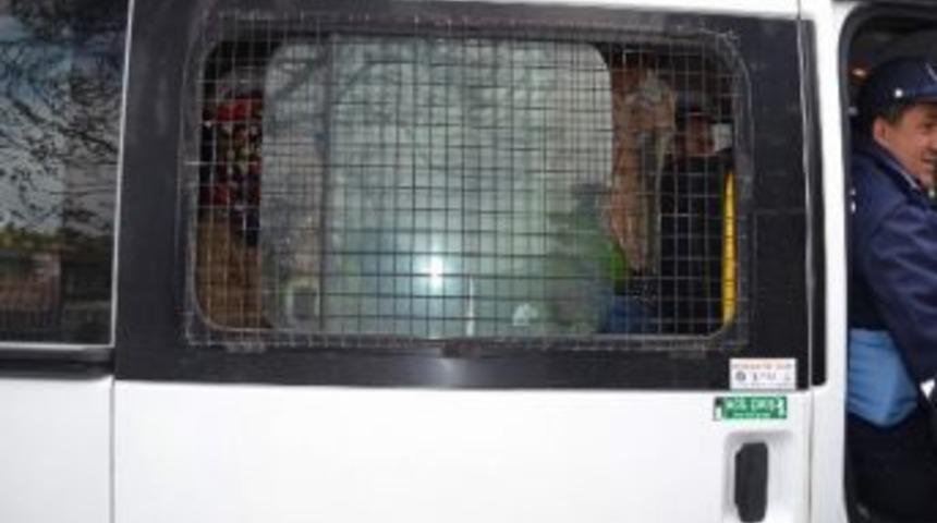 Bayram Yerine Karakola Gittiler