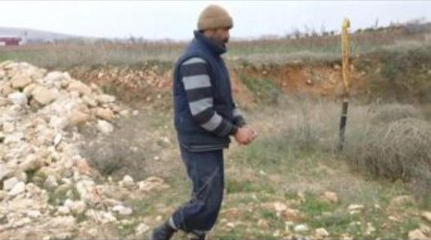 Boş Kutu Toplayarak Ge&ccedil;imini Sağlıyor