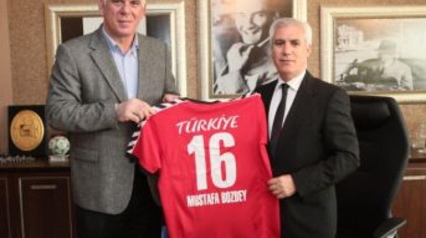 Federasyon Başkanı Nil&uuml;fer Belediyesi&rsquo;ni Ziyaret Etti