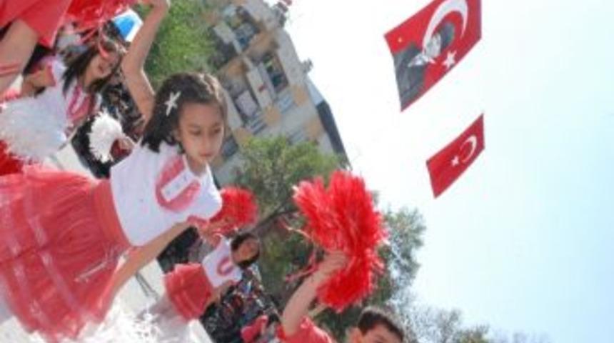 Denizli&rsquo;de 23 Nisan Coşkusu