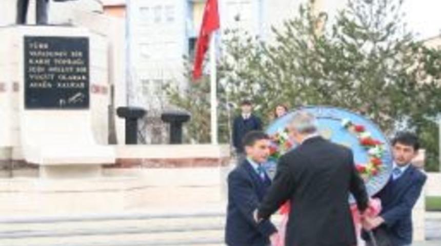 Kars&rsquo;ta 23 Nisan Ulusal Egemenlik Ve &Ccedil;ocuk Bayramı Soğuk Havaya Rağmen Coşkuyla Kutlandı