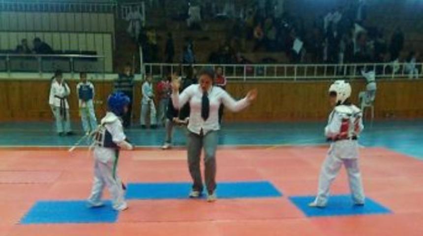 Tekvando Takımı Madalyaya Doymuyor