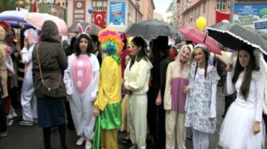 23 Nisan Kutlamaları Yağmura Takıldı