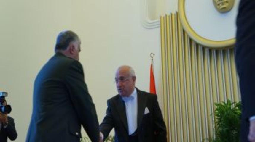 Meclis Başkanı &Ccedil;i&ccedil;ek, Kutlamaları Kabul Etti