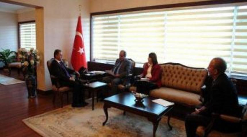 Kilis Valisi Tapsız&rsquo;a Ziyaretler S&uuml;r&uuml;yor