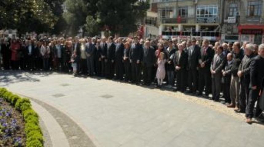 Chp, 23 Nisan&rsquo;ı Atat&uuml;rk Anıtı'nda Kutladı