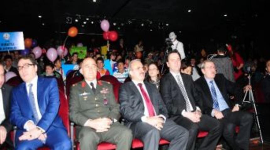 12. Akdamar &Ccedil;ocuk Ve Gen&ccedil;lik Tiyatroları Şenliği Başladı