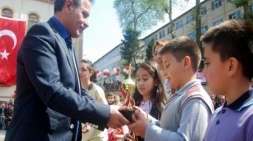 Giresun&rsquo;da 23 Nisan &Ccedil;oskuyla Kutlandı