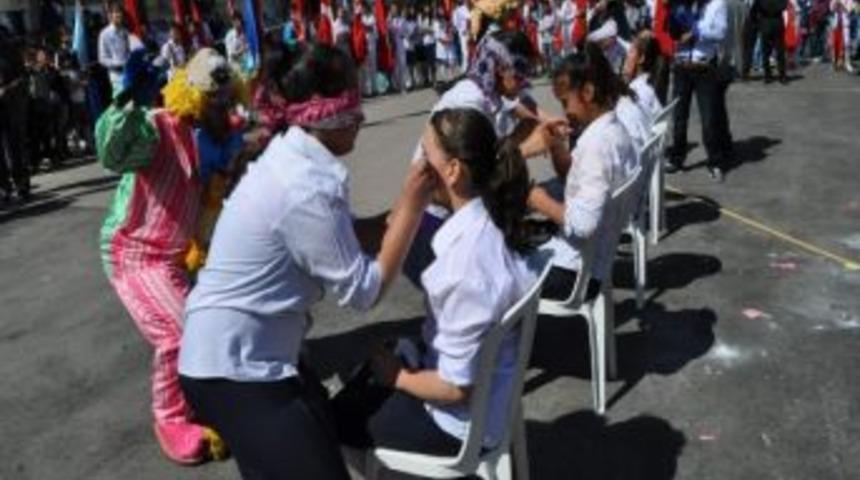 Nizip&rsquo;te 23 Nisan Coşkusu