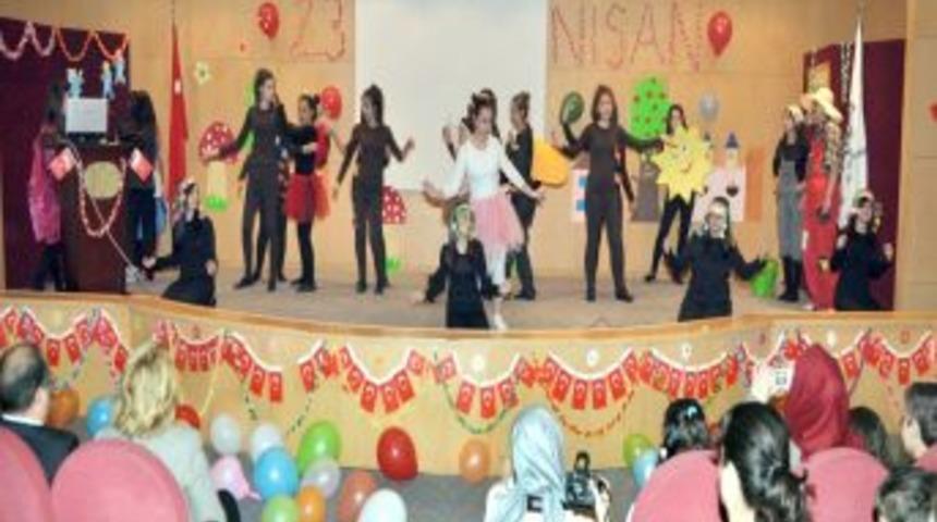 Hastanede Tedavi G&ouml;ren &Ccedil;ocuklara 23 Nisan S&uuml;rprizi