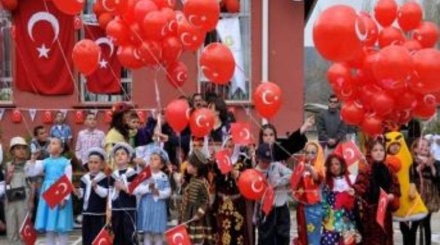Sel&ccedil;uk, Bayram Coşkusunu Kasabaya Taşıdı