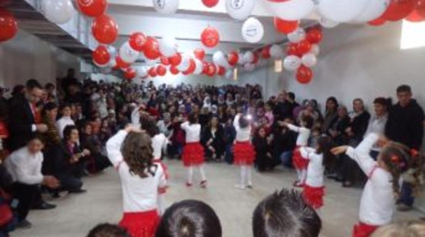 Toki Mehmet Akif Ersoy İlkokulunda 23 Nisan Coşkusu