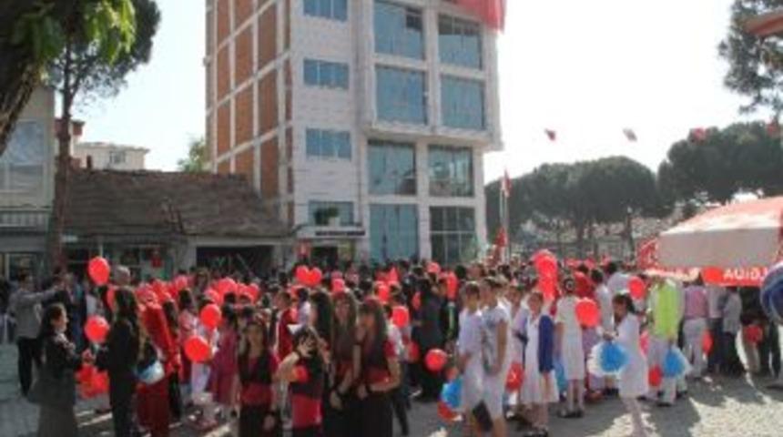 K&ouml;pr&uuml;başı&rsquo;nda 23 Nisan &Ccedil;oşkuyla Kutlandı