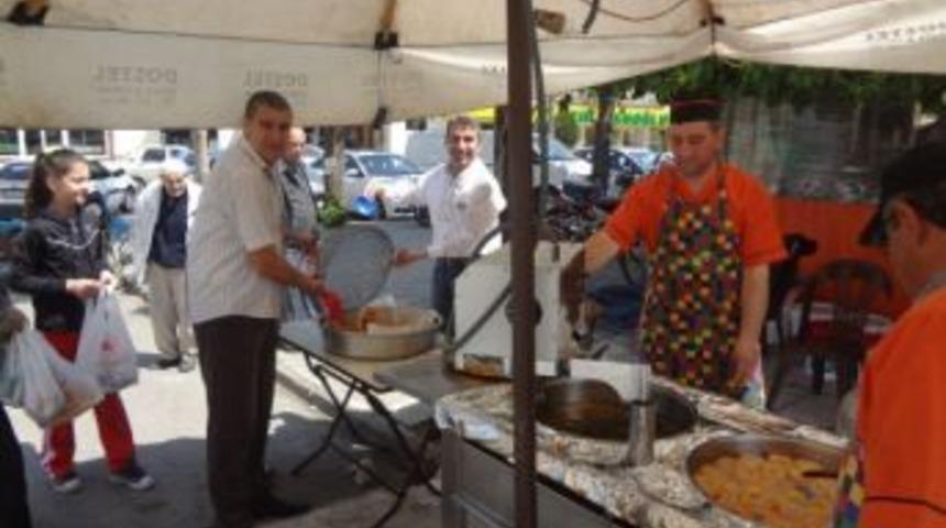 T&uuml;rk Eğitim-sen&rsquo;den Lokma Hayrı