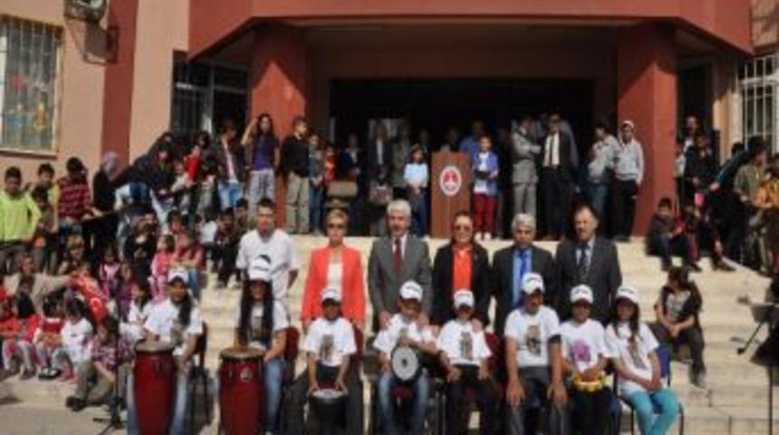 Can Ve Sakallı, 23 Nisan'da &Ccedil;ocuklarla Bir Araya Geldi