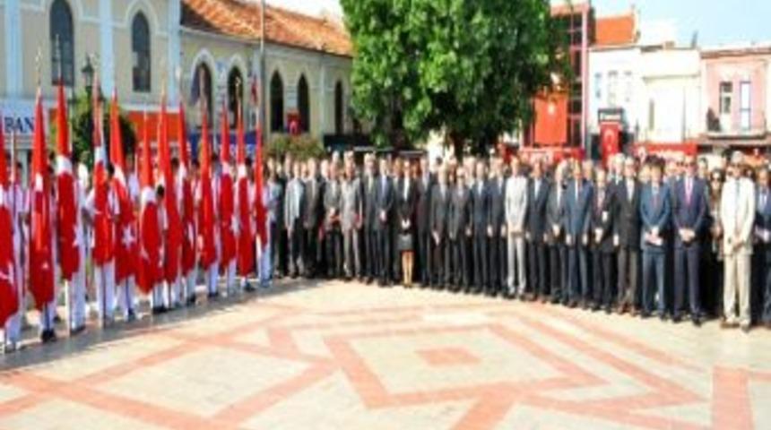 Selimiye Meydanı'nda 23 Nisan Coşkusu