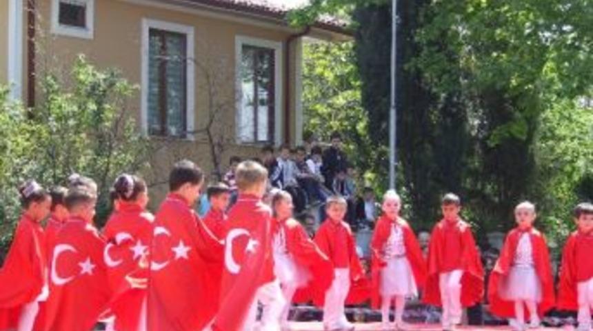 Cengiz Topel&rsquo;de Renkli Kutlama