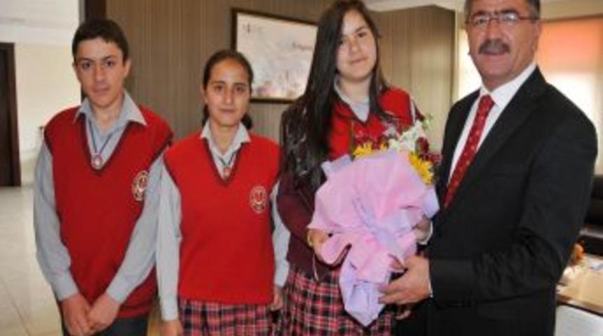 Başkanlık Makamına Beyzanur G&uuml;rb&uuml;z Oturdu