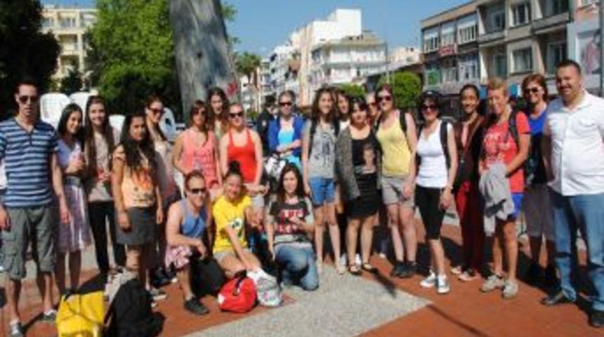 T&uuml;rkiye-Bel&ccedil;ika Dostluğu &Ouml;ğrenci Ve &Ouml;ğretmen Ziyaretleriyle Pekişiyor