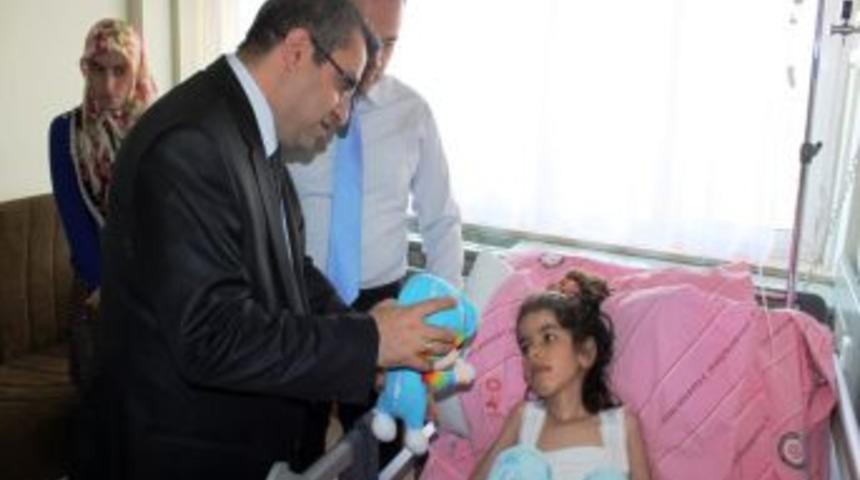 Hasta &Ccedil;ocuklar 23 Nisan'da Unutulmadı