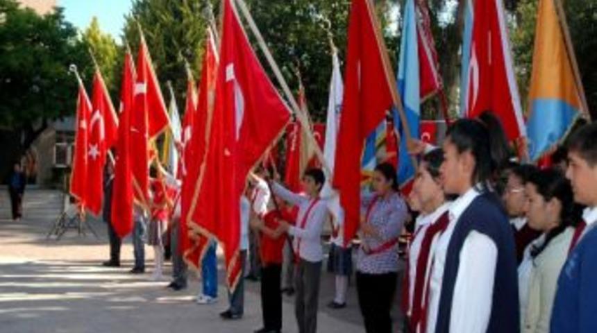 Demre&rsquo;de Coşkulu 23 Nisan Kutlamaları