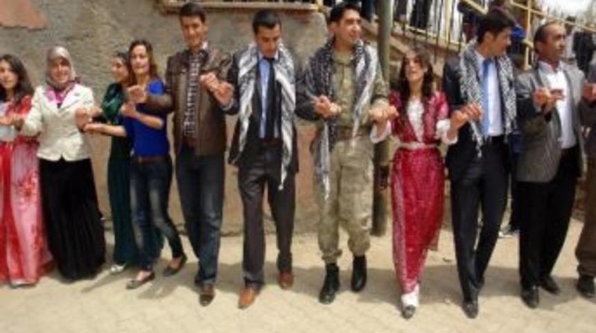 (&ouml;zel Haber) Sınır K&ouml;y&uuml;nde Renkli 23 Nisan Kutlamaları