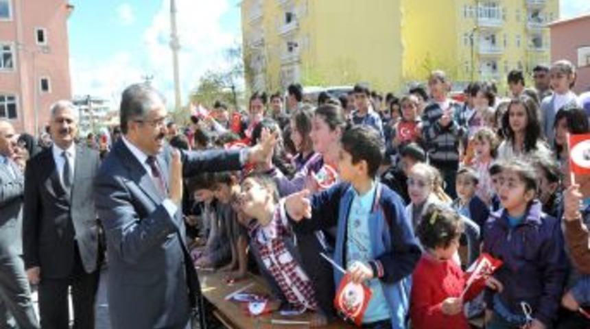 23 Nisan Ulusal Egemenlik Ve &Ccedil;ocuk Bayramı T&ouml;renlerle Kutlanıyor