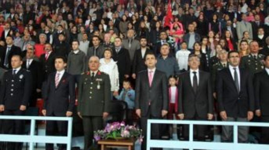 Sarıkamış&rsquo;ta 23 Nisan Coşkusu Salona Sığmadı