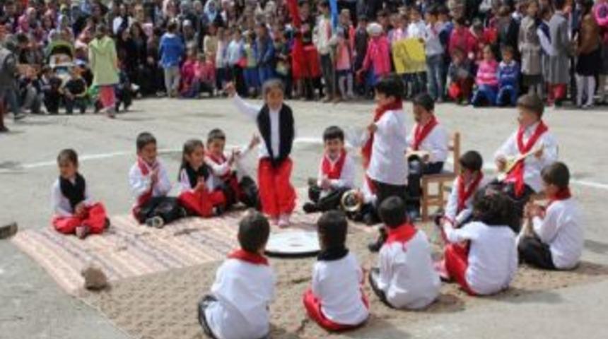 Tekman&rsquo;da 23 Nisan Coşkusu