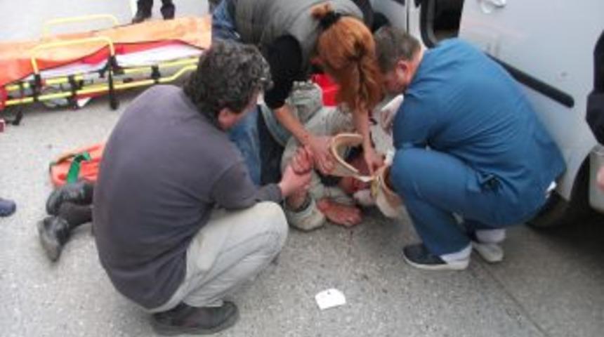 Dili Nefes Borusuna Ka&ccedil;an Kazazede Boğazında Delik A&ccedil;ılarak Kurtarıldı