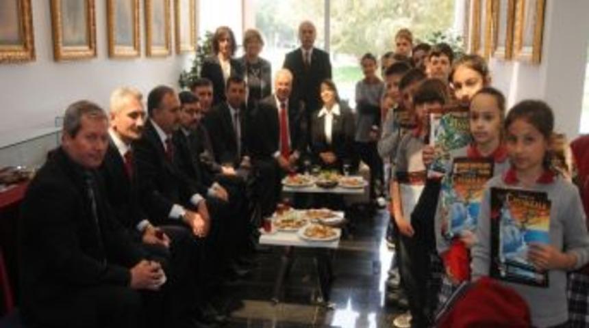 Manisa &Ccedil;anakkale Şehitleri Anıtı Protokol&uuml; Ağırladı