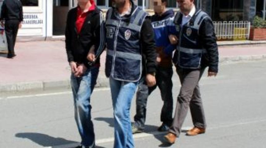 Kom&rsquo;dan Kafeye Uyuşturucu Baskını