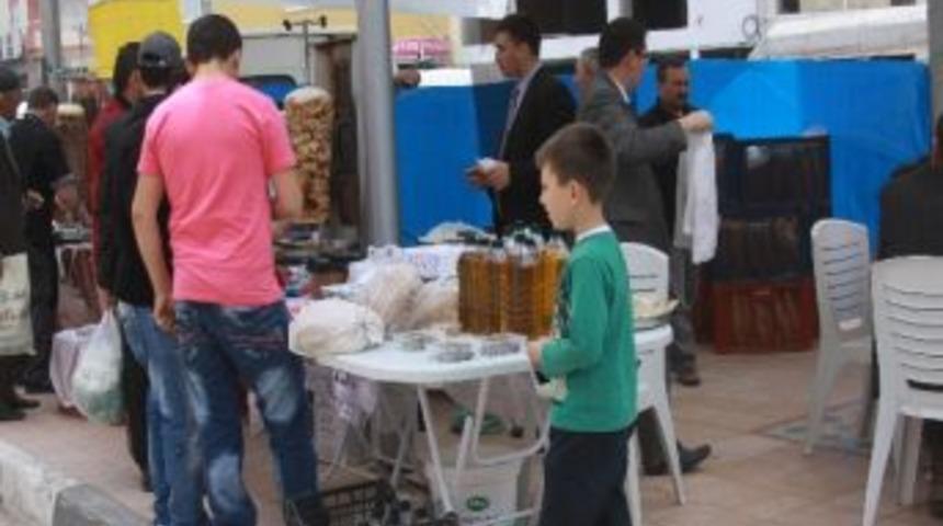 Saruhanlı &Ouml;ğrenci Yurdu Kermes D&uuml;zenledi