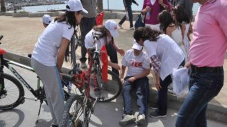 Kuşadası'ndaki Bisiklet Turunda Kaza